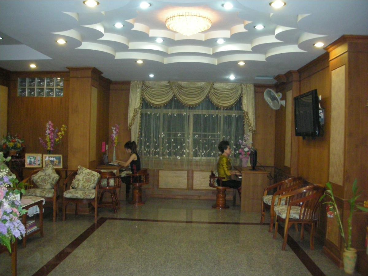 Veerasuda Condotel Ratchaburi Bagian luar foto