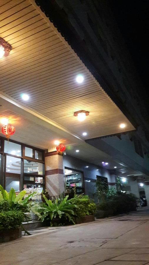 Veerasuda Condotel Ratchaburi Bagian luar foto