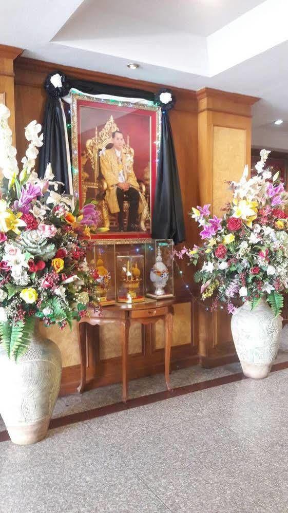 Veerasuda Condotel Ratchaburi Bagian luar foto