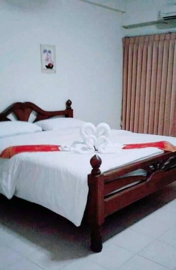 Veerasuda Condotel Ratchaburi Bagian luar foto
